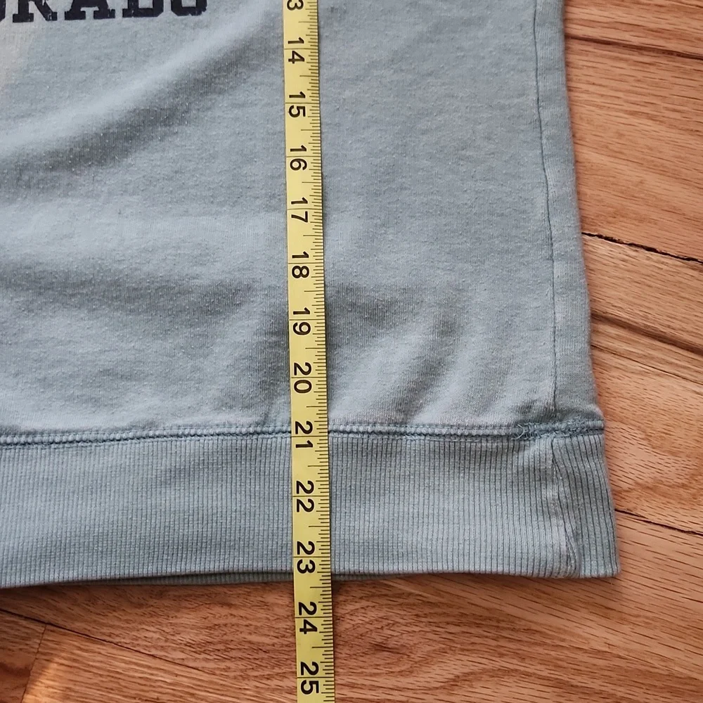 Red Rocks Amphitheatre Colorado Size Small Crew Neck Sweatshirt Light Green - Picture 11 of 13